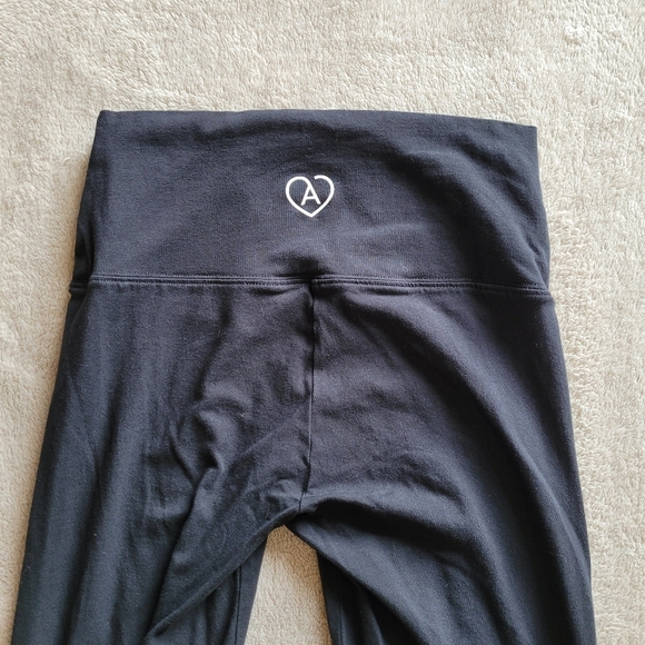 Aritzia mid rise cropped leggings size small - Picture 6 of 10